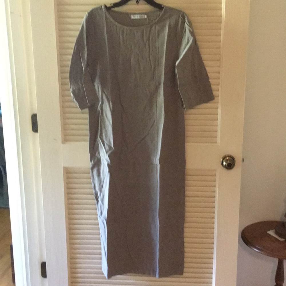Dress - Picture 3 of 3